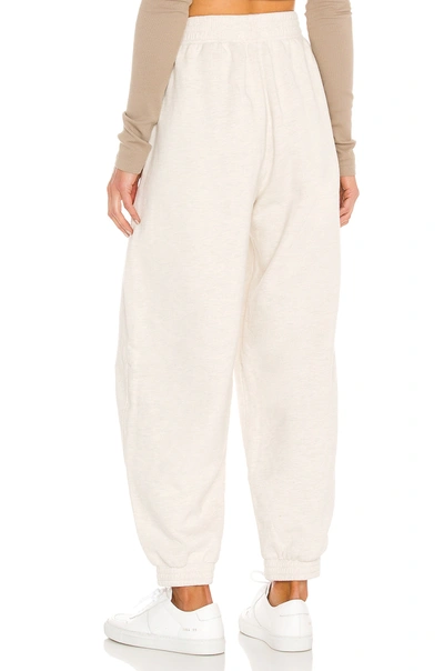 Shop Agolde Balloon Sweatpant In Oatmeal Heather