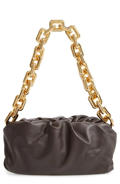Shop Bottega Veneta The Chain Pouch Leather Shoulder Bag In 2132 Fondente-gold