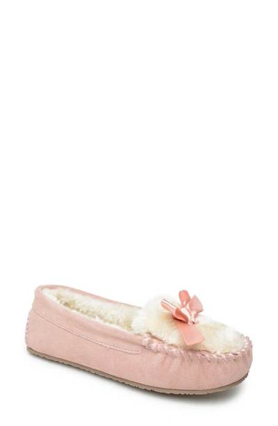 Shop Minnetonka Cosi Faux Shearling Slipper In Blush Suede