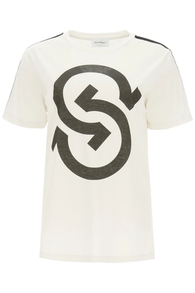 Shop Ferragamo Salvatore  Maxi Gancini Logo T-shirt In Fdo Bianco St B