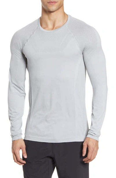 Shop Alo Yoga Conquer Performance T-shirt In Athletic Heather Grey