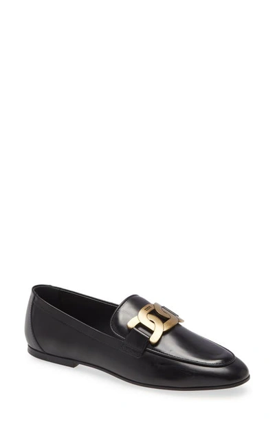 Shop Tod's Kate Chain Detail Loafer In Black