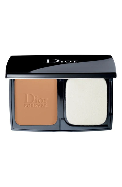 Shop Dior Skin Forever Extreme Control Matte Powder Foundation In 040 Honey Beige