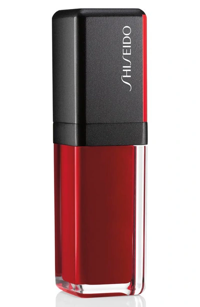 Shop Shiseido Lacquerink Lip Shine In Scarlet Glare
