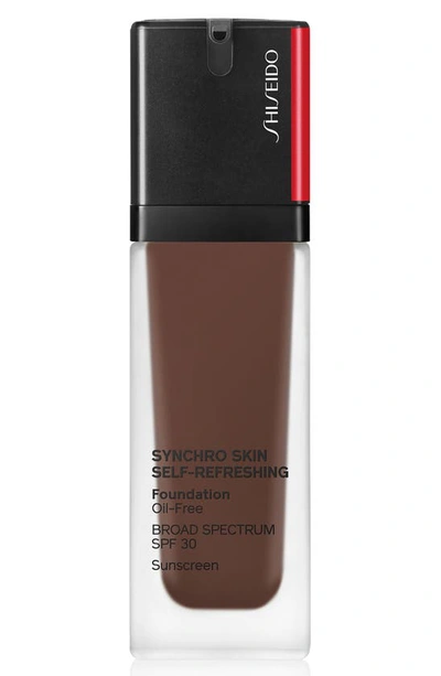 Shop Shiseido Synchro Skin Self-refreshing Liquid Foundation In 560 Obsidian