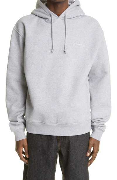 Shop Jacquemus Le Sweatshirt Logo Embroidered Organic Cotton Hoodie In Grey