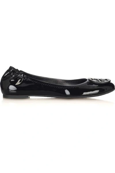 Shop Tory Burch Reva Patent-leather Ballet Flats In Black