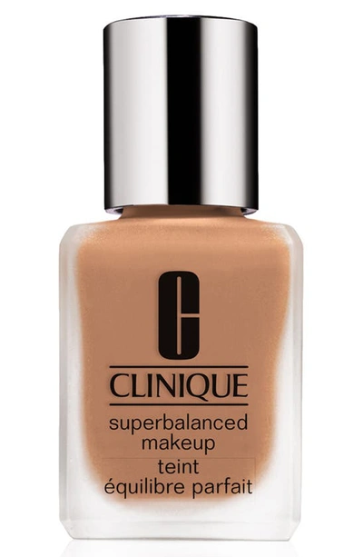 Shop Clinique Superbalanced Makeup Liquid Foundation In Sand