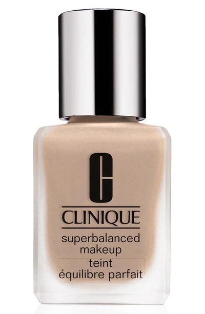 Shop Clinique Superbalanced Makeup Liquid Foundation In Vanilla