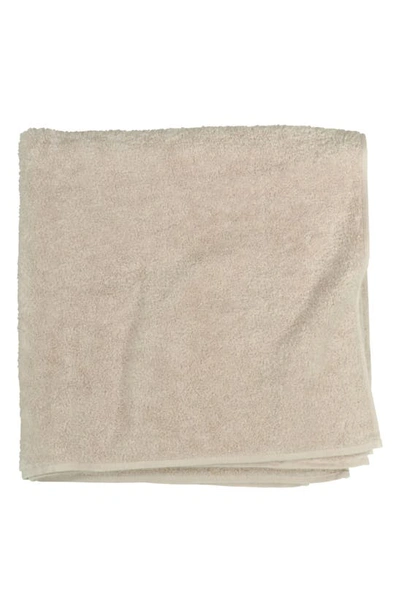 Shop Uchino Zero Twist Bath Towel In Beige