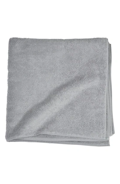 Shop Uchino Zero Twist Bath Towel In Grey