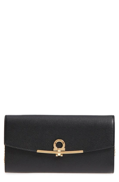 Shop Ferragamo Gancio Calfskin Leather Clutch In Nero