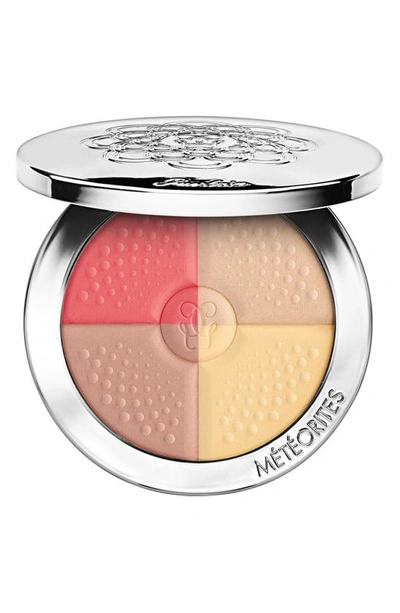 Shop Guerlain Météorites Illuminating & Correcting Compact Powder In 04 Golden