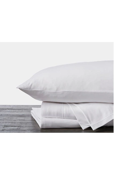 Shop Coyuchi Set Of 2 Organic Cotton Jersey Envelope Pillowcases In Alpine White