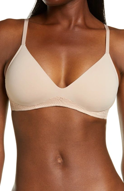 On Gossamer Sleek & Lace Wire-free Bra In Champagne