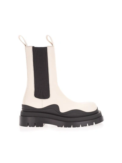 Shop Bottega Veneta Men's White Leather Ankle Boots