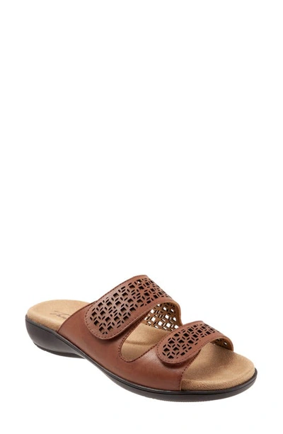 Shop Trotters Ruthie Slide Sandal In Luggage Leather
