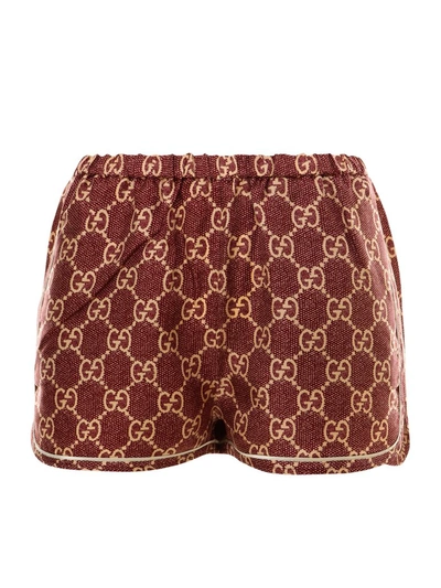 Shop Gucci Gg Supreme Print Shorts In Red