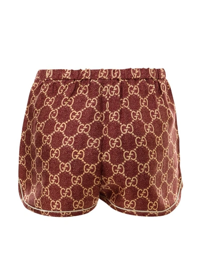 Shop Gucci Gg Supreme Print Shorts In Red