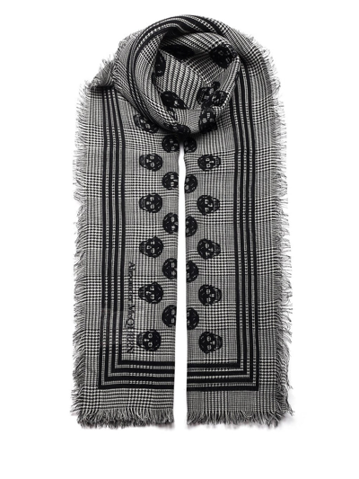 Shop Alexander Mcqueen Houndstooth Skull Scarf In Grey