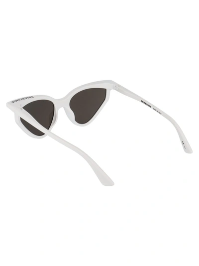 Shop Balenciaga Eyewear Cat In White