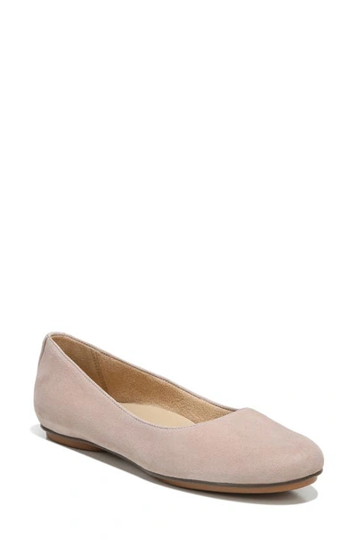 Shop Naturalizer True Colors Maxwell Flat In Sand Drift Leather
