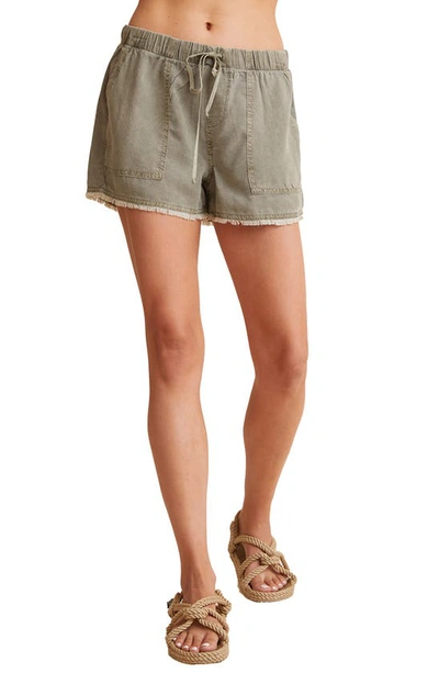 Shop Bella Dahl Frayed Pocket Shorts In Soft Army