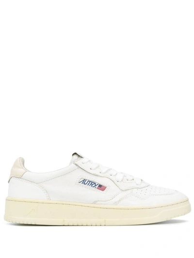 Shop Autry 01 Low Sneakers In White Leather