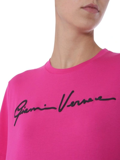 Shop Versace Women's Fuchsia Cotton T-shirt
