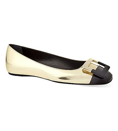 Shop Roger Vivier U-look Leather Ballerina Flats In Gold Comb