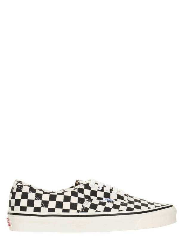 check lace up vans