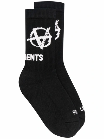 Shop Vetements Anarchy-print Socks In Black
