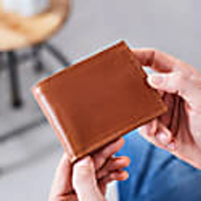 Vida Vida Classic Tan Leather Wallet With Coin Pocket In Leather