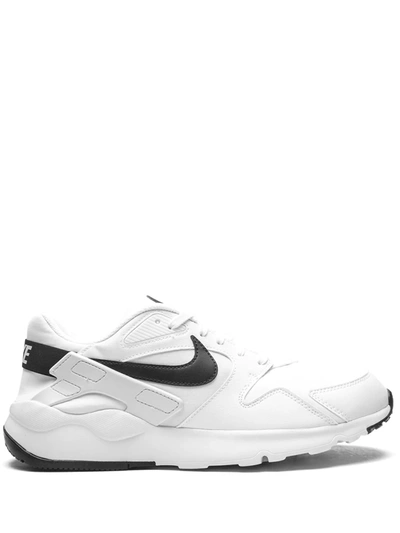 Shop Nike Ld Victory Sneakers In Weiss
