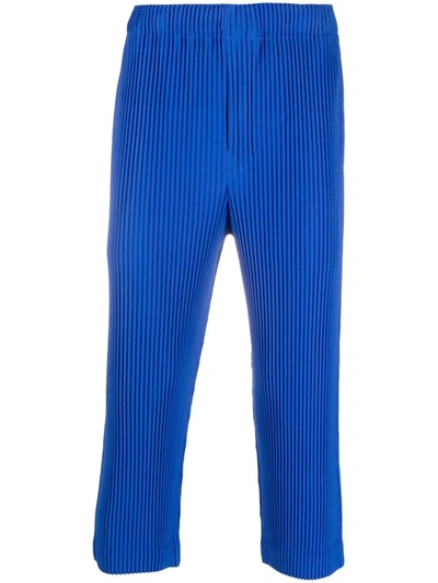 Shop Issey Miyake Pleated Cropped Trousers In Blau