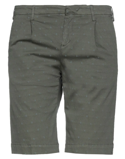 Shop Coroglio By Entre Amis Shorts & Bermuda Shorts In Military Green