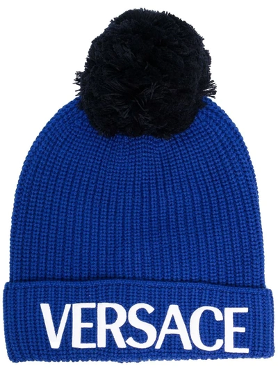 Shop Versace Logo-print Knitted Beanie In Blau