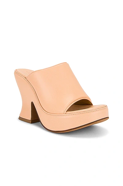 Bottega Veneta Wedge 115mm Lambskin Slide Platform Sandals In Macaroon
