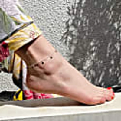 Scream Pretty Silver Anklet With Hammered Discs In Hammered