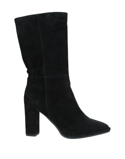 Shop Lola Cruz Woman Ankle Boots Black Size 5 Soft Leather