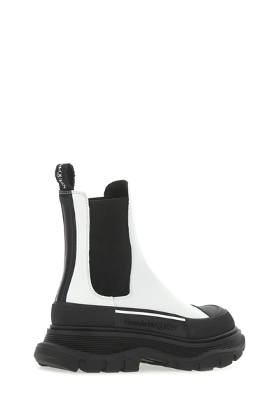 Shop Alexander Mcqueen Two-tone Leather Tread Slick Ankle Boots  Nd  Donna 40