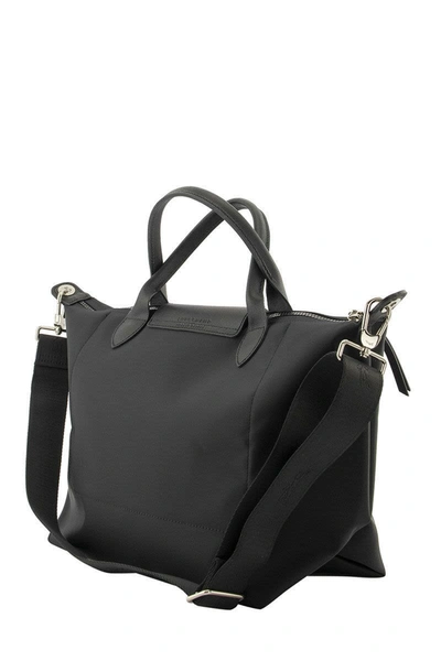 Shop Longchamp Le Pliage Néo - Top Handle Bag M In Black