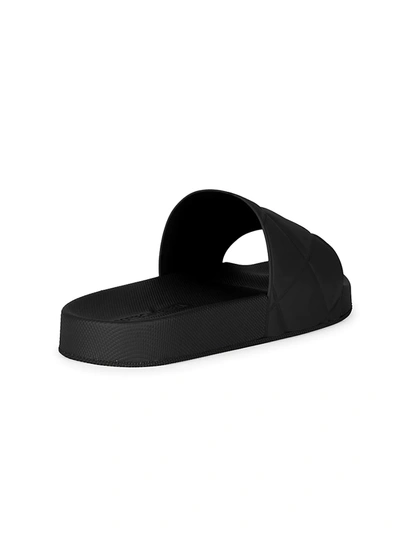 Shop Bottega Veneta Men's The Slider Patterned Rubber Slide Sandals In Grass