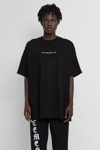 Shop Vetements T Shirts In Black