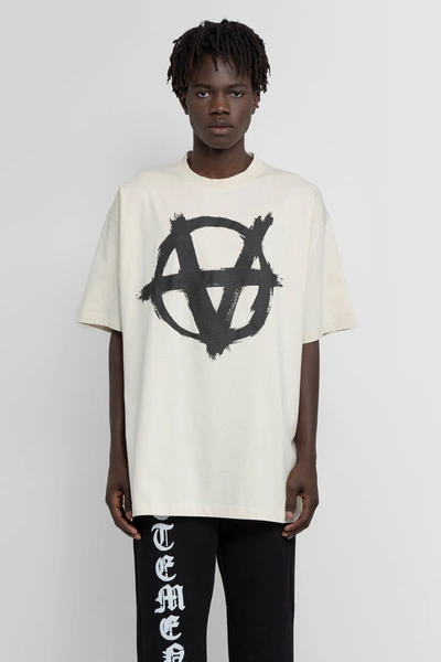 Shop Vetements T Shirts In Off White