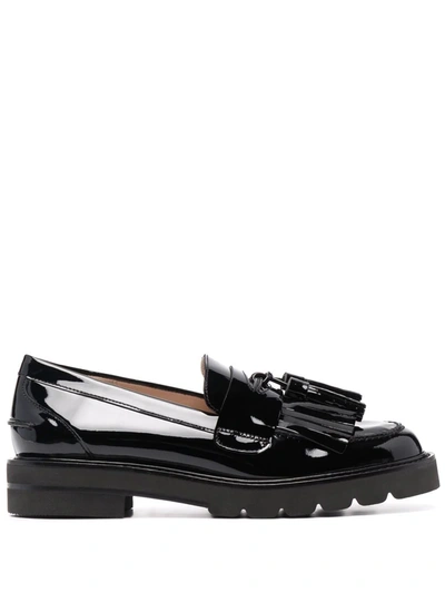 Shop Stuart Weitzman Fringed Mila Lift Loafers In Schwarz