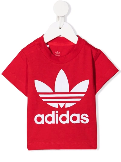 Shop Adidas Originals Logo-print Short-sleeved T-shirt In 红色