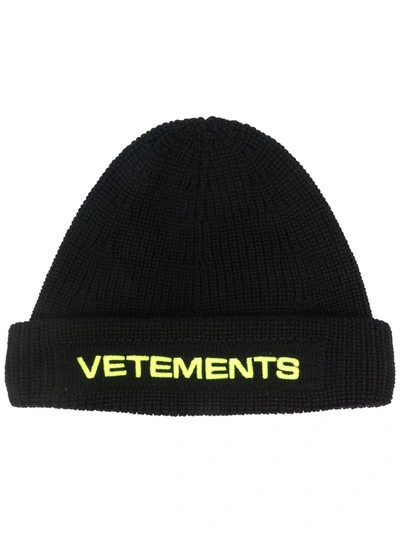 Shop Vetements Embroidered-logo Merino Beanie In Black