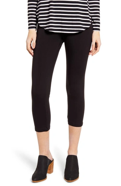 HUE Wide Waistband Blackout Capri Leggings