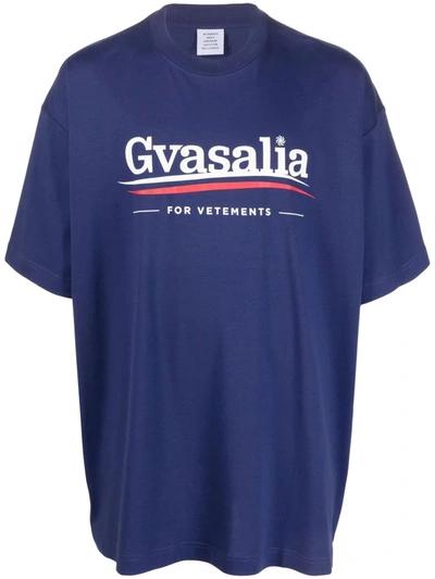 Shop Vetements Gvasalia-print T-shirt In Blau
